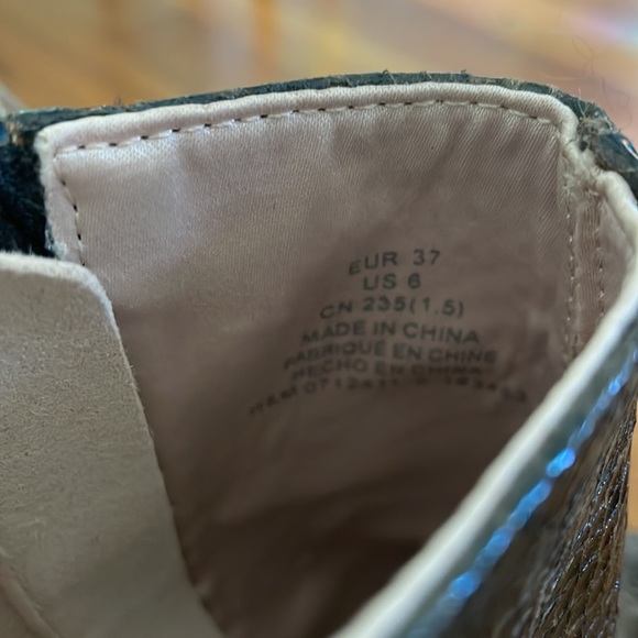 Cut Out Mule with Heel - Picture 3 of 4